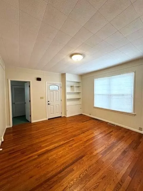 2026 S Byrd Ave, Covington, VA 24426 photo 3