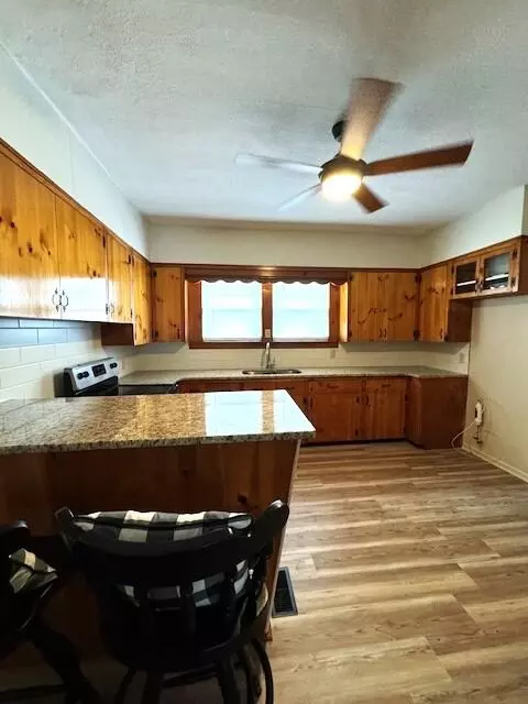 2026 S Byrd Ave, Covington, VA 24426 photo 6