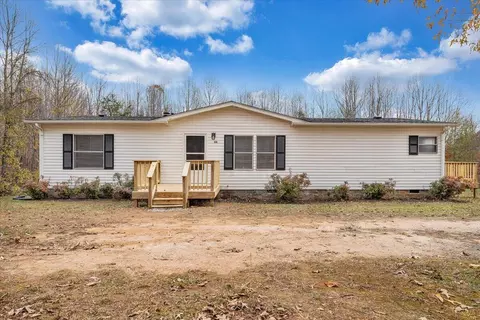 68 Jarrett Dr, Fieldale, VA 24089 photo 3