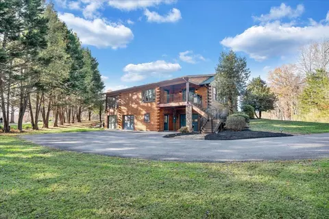 30 Rhonda Dr, Moneta, VA 24121