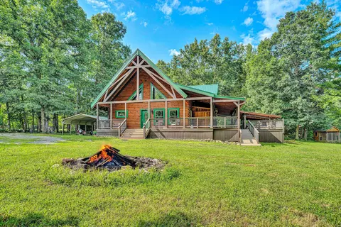 574 Bear Hollow Trl, New Castle, VA 24127