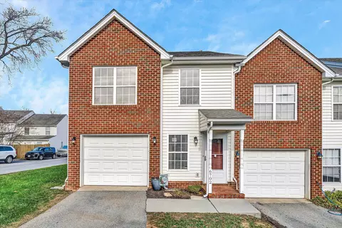 6702 Woodcreeper Dr, Roanoke, VA 24019