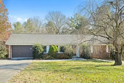 222 Tinker Mountain Dr, Daleville, VA 24083