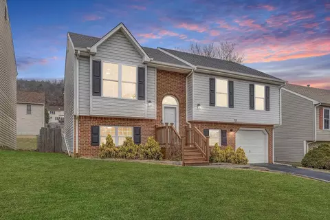 4762 W Vale Rd NE, Roanoke, VA 24019