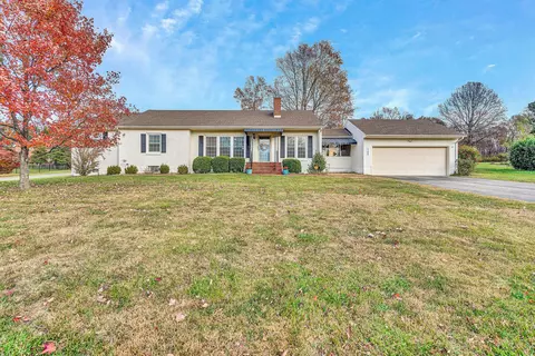 1706 Deyerle Rd SW, Roanoke, VA 24018