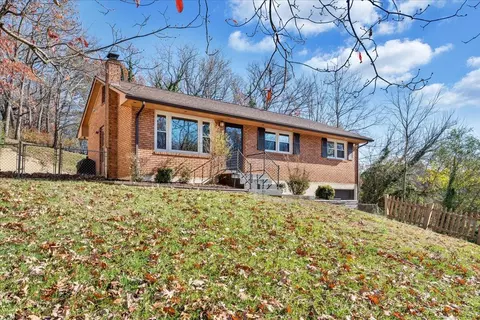 1011 Silverwood Rd NW, Roanoke, VA 24017