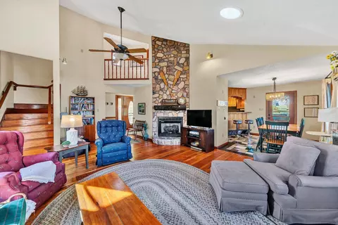 Living - 35 Harbor View Cir, Penhook, VA 24137 photo 2 of 5