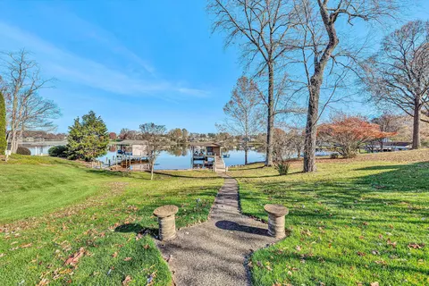 Exterior - 35 Harbor View Cir, Penhook, VA 24137 photo 8 of 10