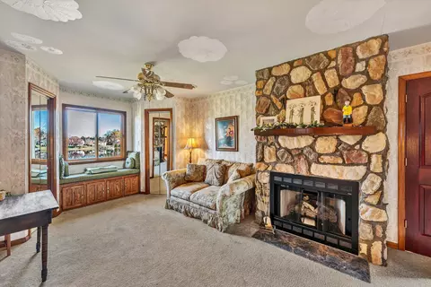 Living - 35 Harbor View Cir, Penhook, VA 24137 photo 5 of 5