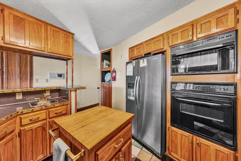 Kitchen - 35 Harbor View Cir, Penhook, VA 24137 photo 4 of 5