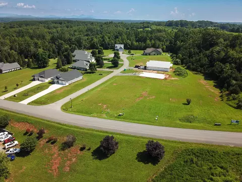 220 Firstwatch Dr, Moneta, VA 24121