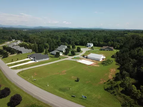 230 Firstwatch Dr, Moneta, VA 24121