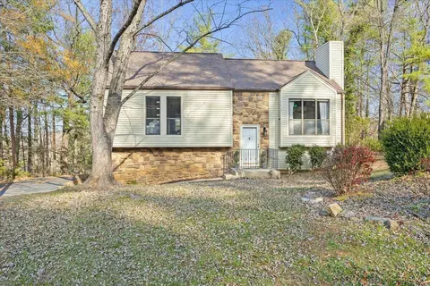 4579 Summerset Dr, Roanoke, VA 24018