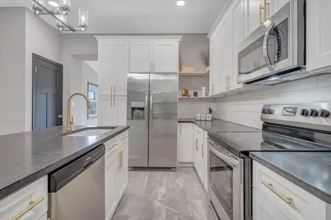 Kitchen - 16 Cherry Tree Btm, Buchanan, VA 24066 photo 10 of 10