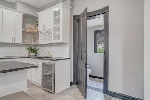 Entry Way - 16 Cherry Tree Btm, Buchanan, VA 24066 photo 5 of 13
