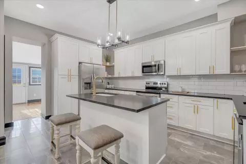 Kitchen - 16 Cherry Tree Btm, Buchanan, VA 24066 photo 7 of 10