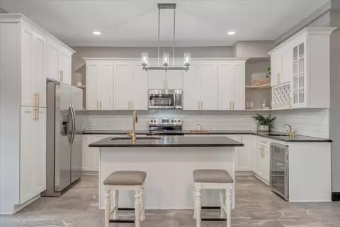 Kitchen - 16 Cherry Tree Btm, Buchanan, VA 24066 photo 2 of 10