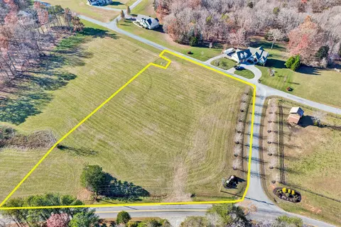 lot27 Plantation Pt, Moneta, VA 24121