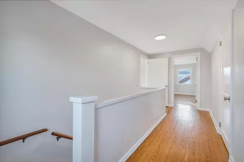 Entry Way - 320 Mapleton Ave NE, Roanoke, VA 24012 photo 4 of 4