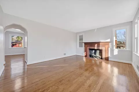 Living - 320 Mapleton Ave NE, Roanoke, VA 24012 photo 1 of 5