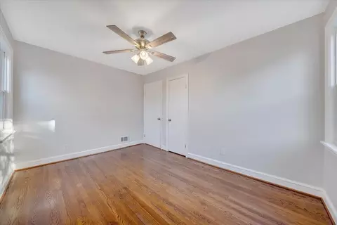 Bedroom - 320 Mapleton Ave NE, Roanoke, VA 24012 photo 4 of 7