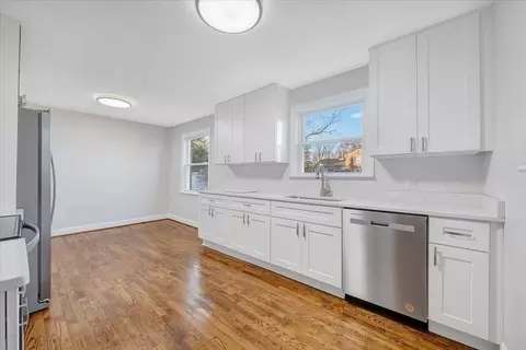 Kitchen - 320 Mapleton Ave NE, Roanoke, VA 24012 photo 6 of 6