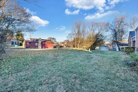 Exterior - 320 Mapleton Ave NE, Roanoke, VA 24012 photo 8 of 12