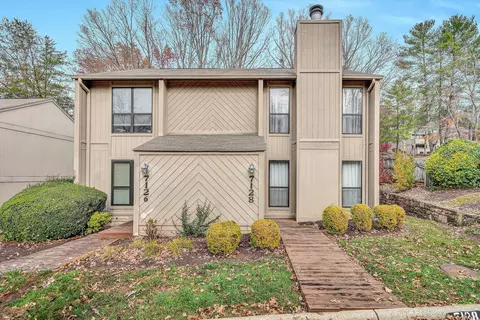 7128 Woods Crossing Dr, Roanoke, VA 24018