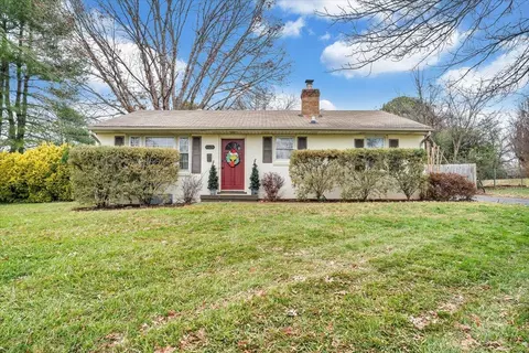 5925 Igloe Dr, Lynchburg, VA 24502