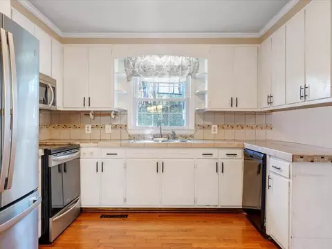 Kitchen - 77 Ziglar Rd, Ridgeway, VA 24148 photo 4 of 5
