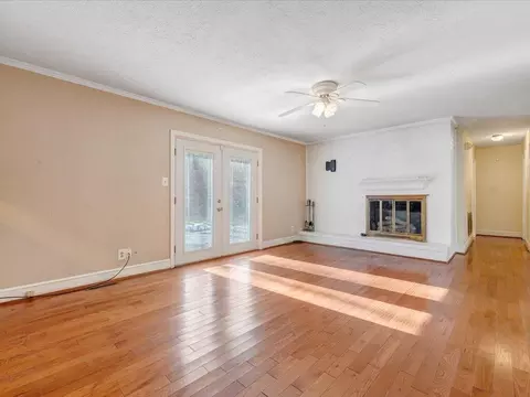 Living - 77 Ziglar Rd, Ridgeway, VA 24148 photo 6 of 11