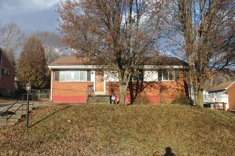 1028 Markham Cir SE, Roanoke, VA 24014