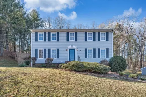 2746 Bobwhite Dr, Roanoke, VA 24018
