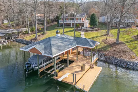 332 Fingerlake Rd, Penhook, VA 24137