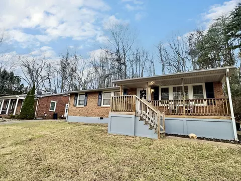 942 Banks Rd, Martinsville, VA 24112