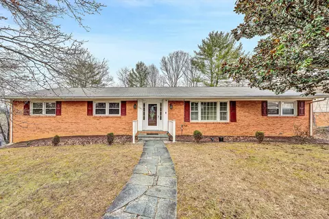 3743 Tomley Dr, Roanoke, VA 24018