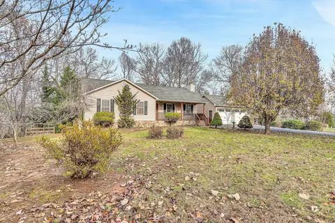 1068 Colony Ct, Moneta, VA 24121