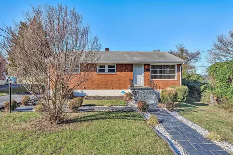 1722 Leon St NW, Roanoke, VA 24017