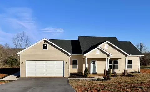 2766 Isle Of Pines Dr, Moneta, VA 24121