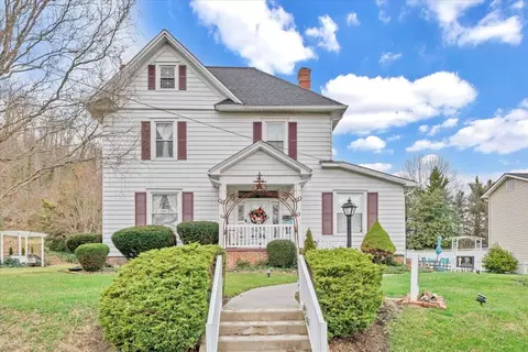 204 Rosedale Ave, Covington, VA 24426