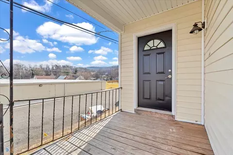138 Valley St, Pulaski, VA 24301 photo 4