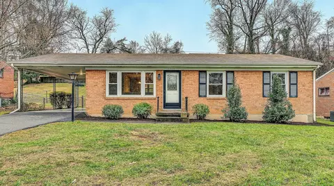 3808 Salem Tpke NW, Roanoke, VA 24017