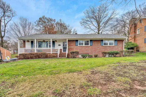 3014 Lofton Rd, Roanoke, VA 24018