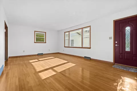 Living - 824 E Cedar St, Covington, VA 24426 photo 2 of 4