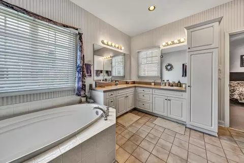 Bath - 225 Sconset Dr, Penhook, VA 24137 photo 3 of 6