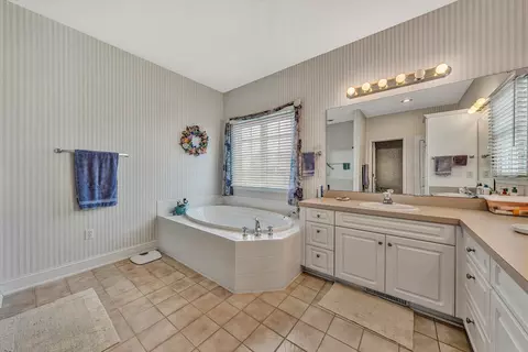 Bath - 225 Sconset Dr, Penhook, VA 24137 photo 2 of 6