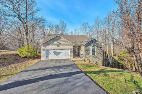 1645 Morewood Rd, Hardy, VA 24101