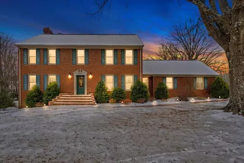 6211 Buckland Mill Rd, Roanoke, VA 24019