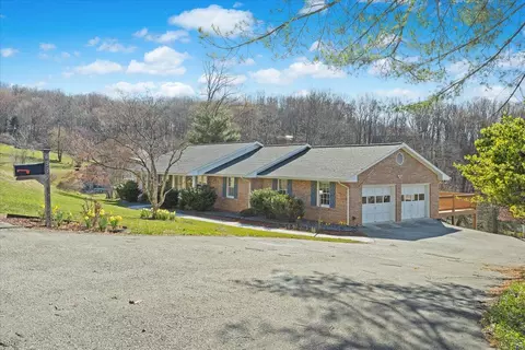 4339 Denbeigh Cir, Vinton, VA 24179