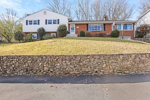 2663 Willowlawn St, Roanoke, VA 24018